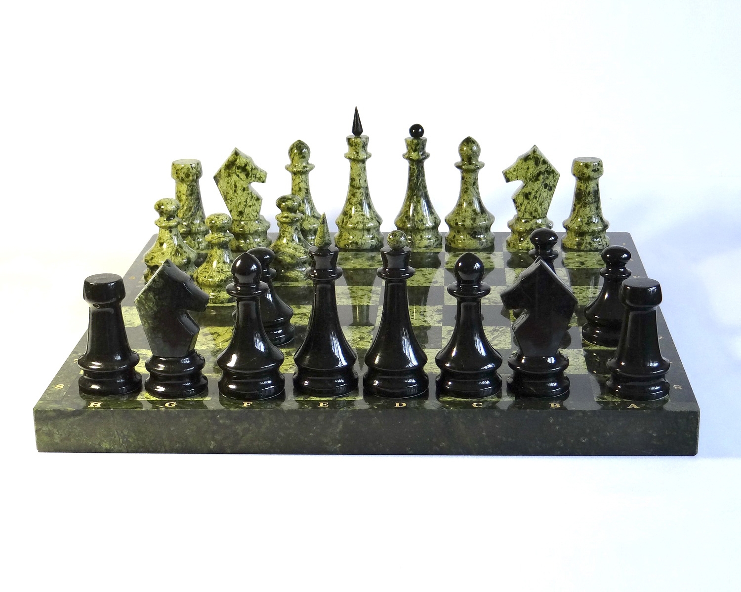 Дорогие потрясающие шахматы в отличном и качественном исполнение