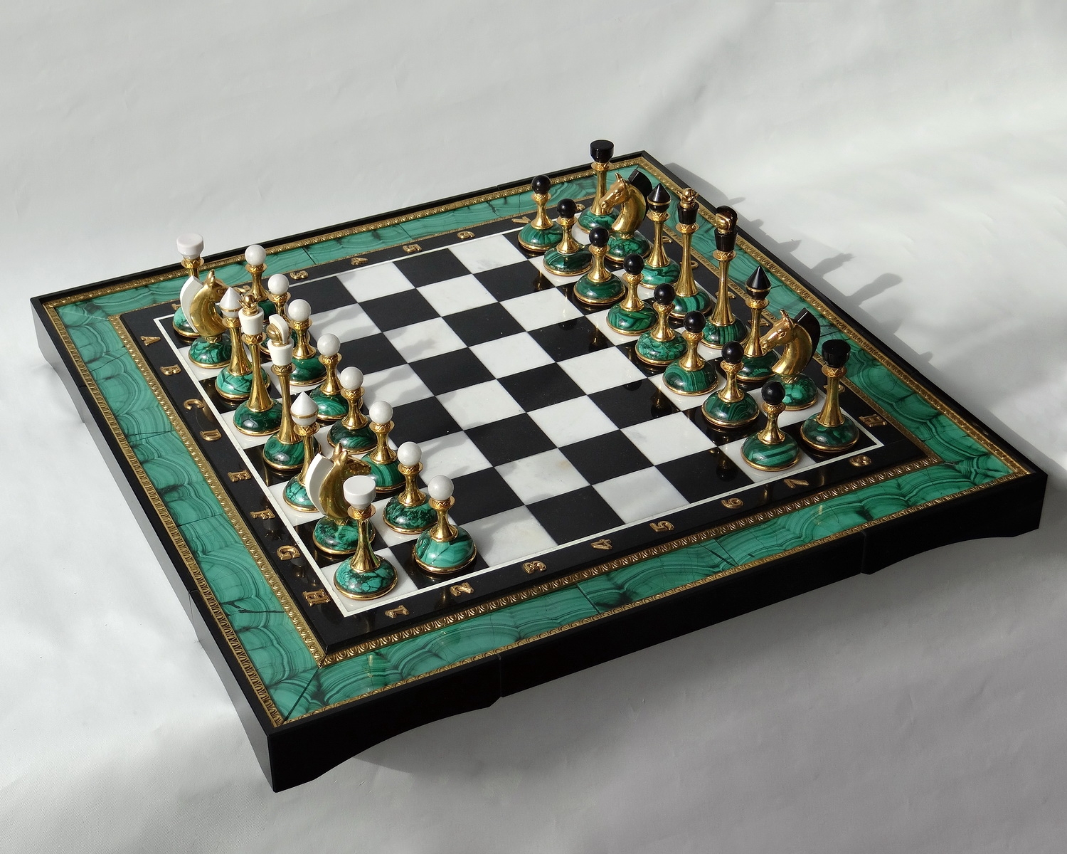Шикарно красивые шахматы ручной работы