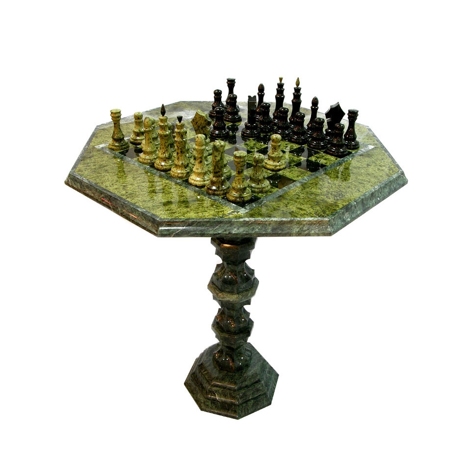 Шахматный стол и комплект шахмат по персональному заказу