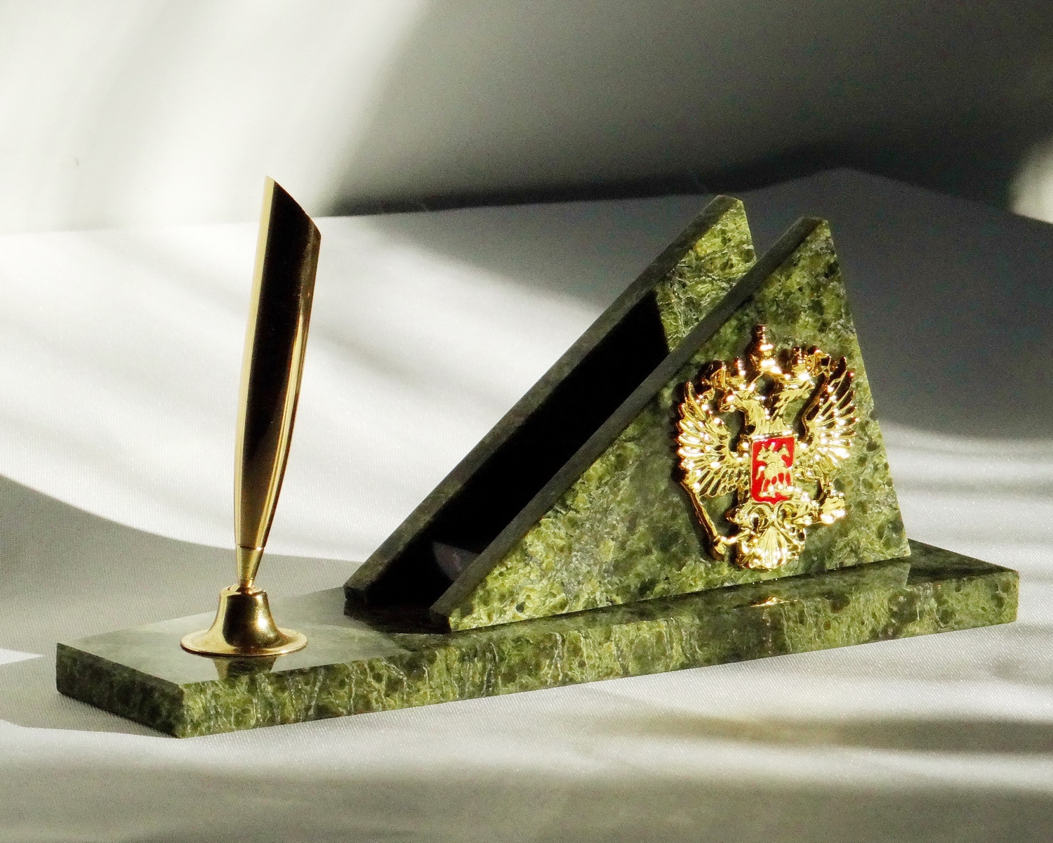Подарок визитница с гербом.