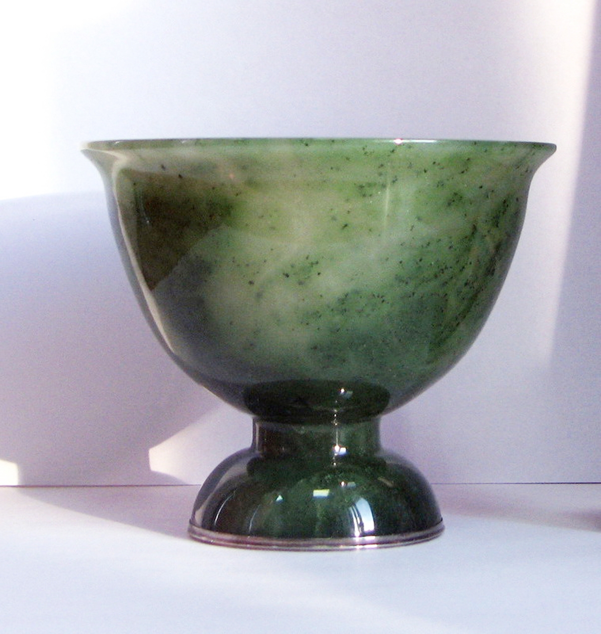 Нефритовый бокал.