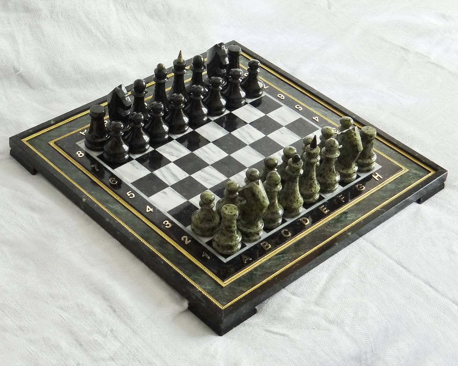 Великолепный подарок дорогие шахматы